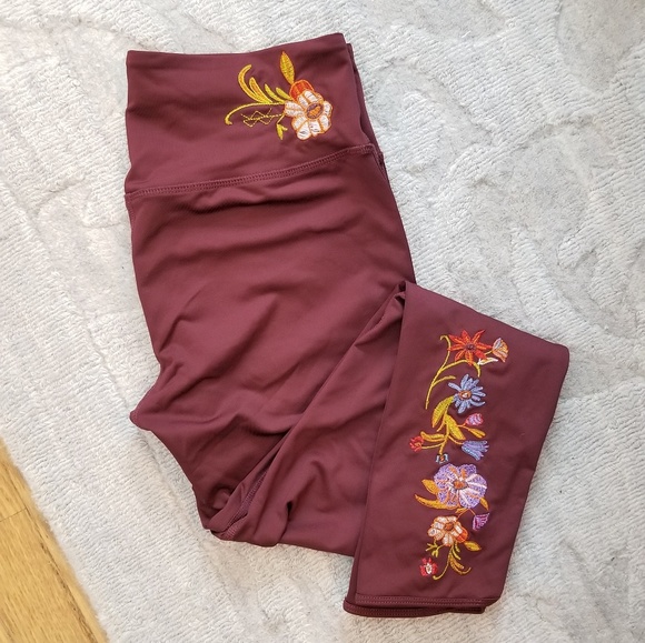 NWOT Without Walls Embroidered Scallop Legging - Picture 4 of 8